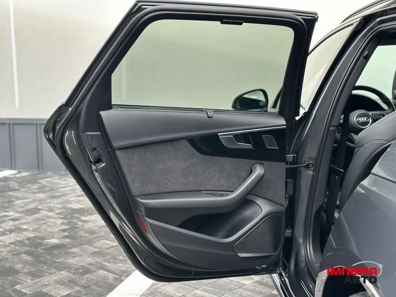 Audi A4 - фото 24