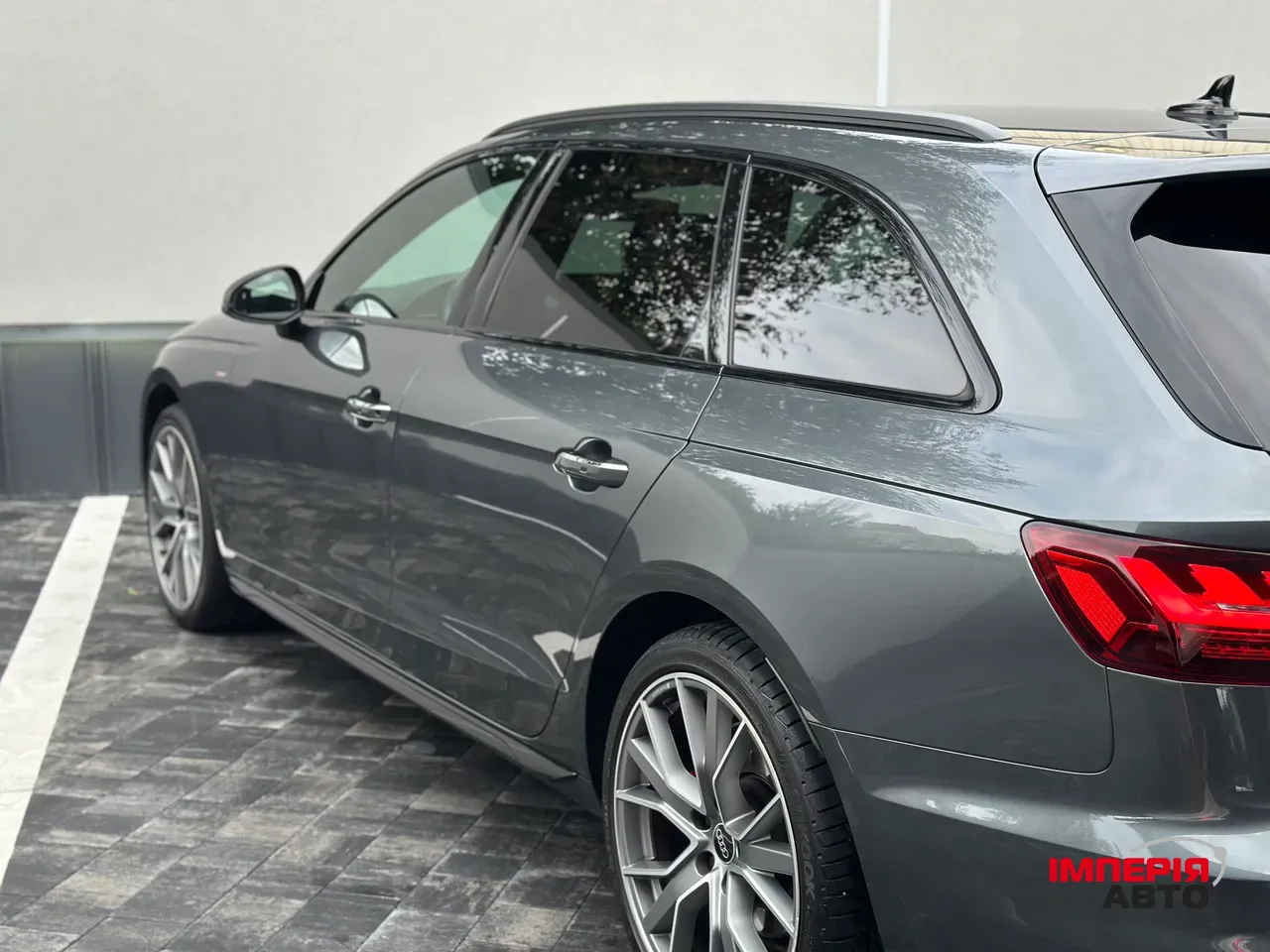 Audi A4 - фото 17