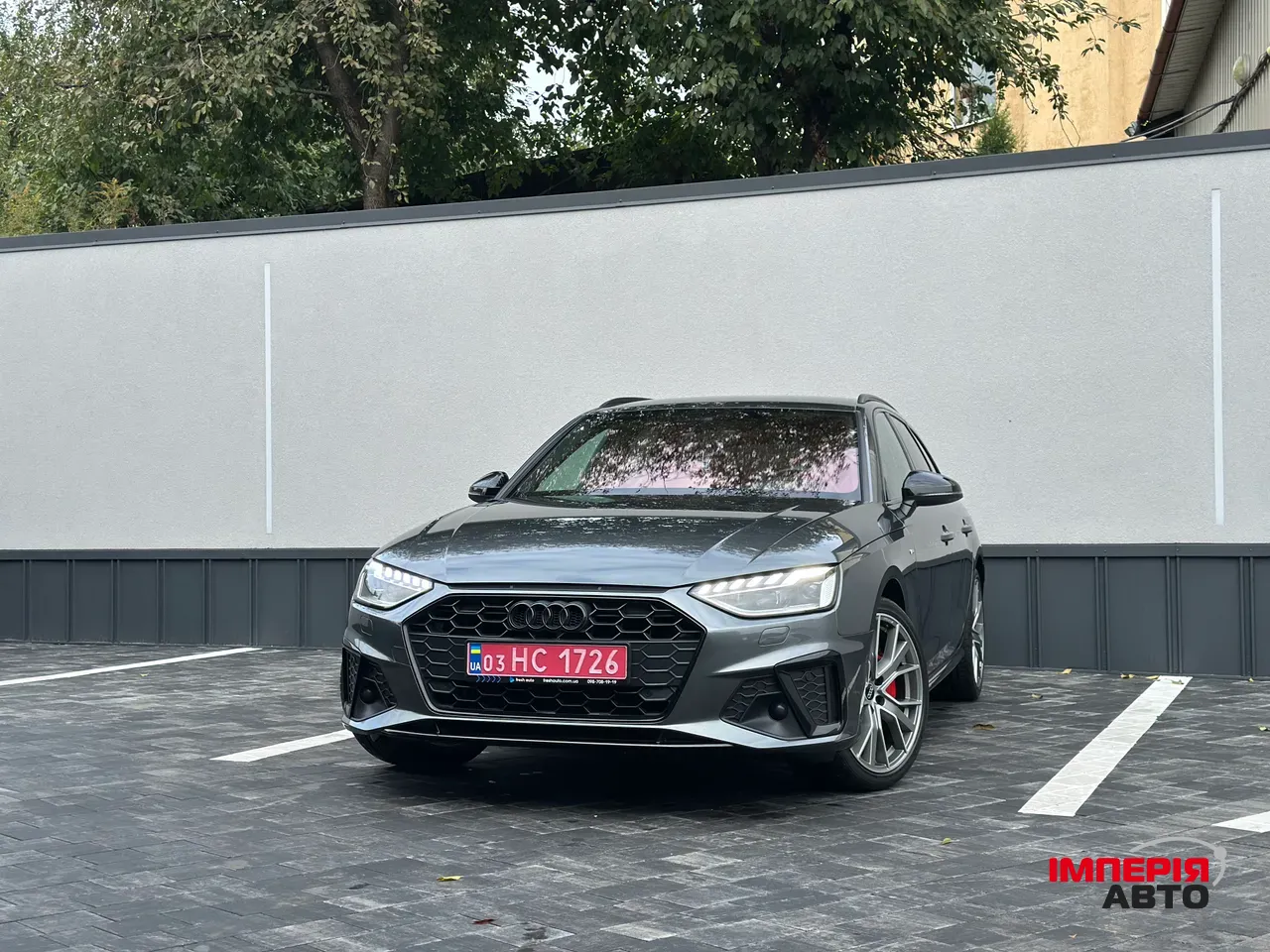 Audi A4 - фото 2