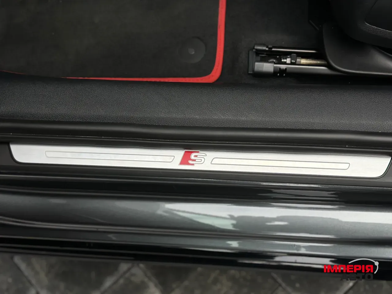 Audi A4 - фото 38