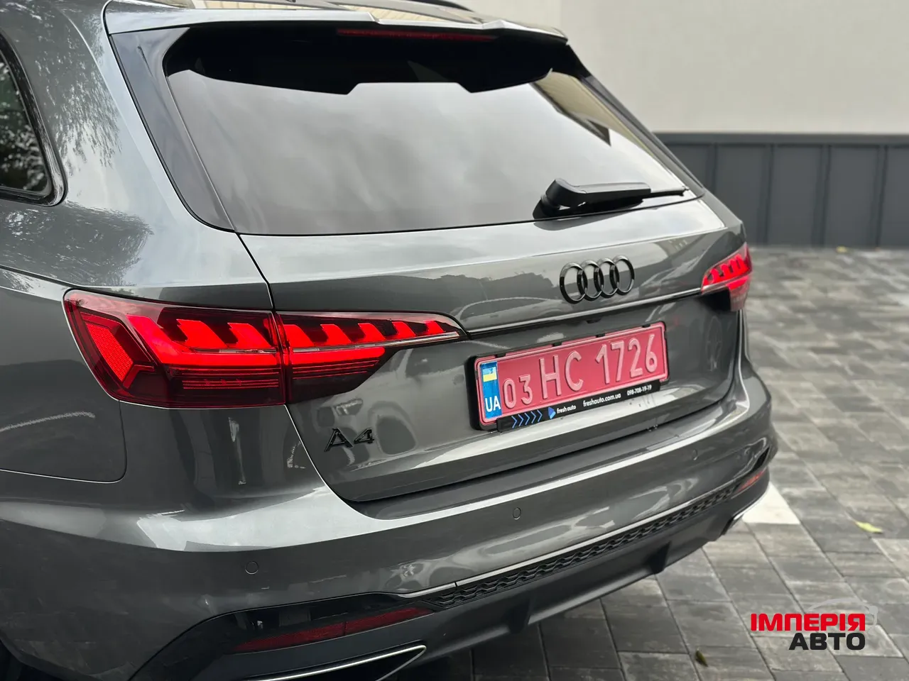 Audi A4 - фото 12