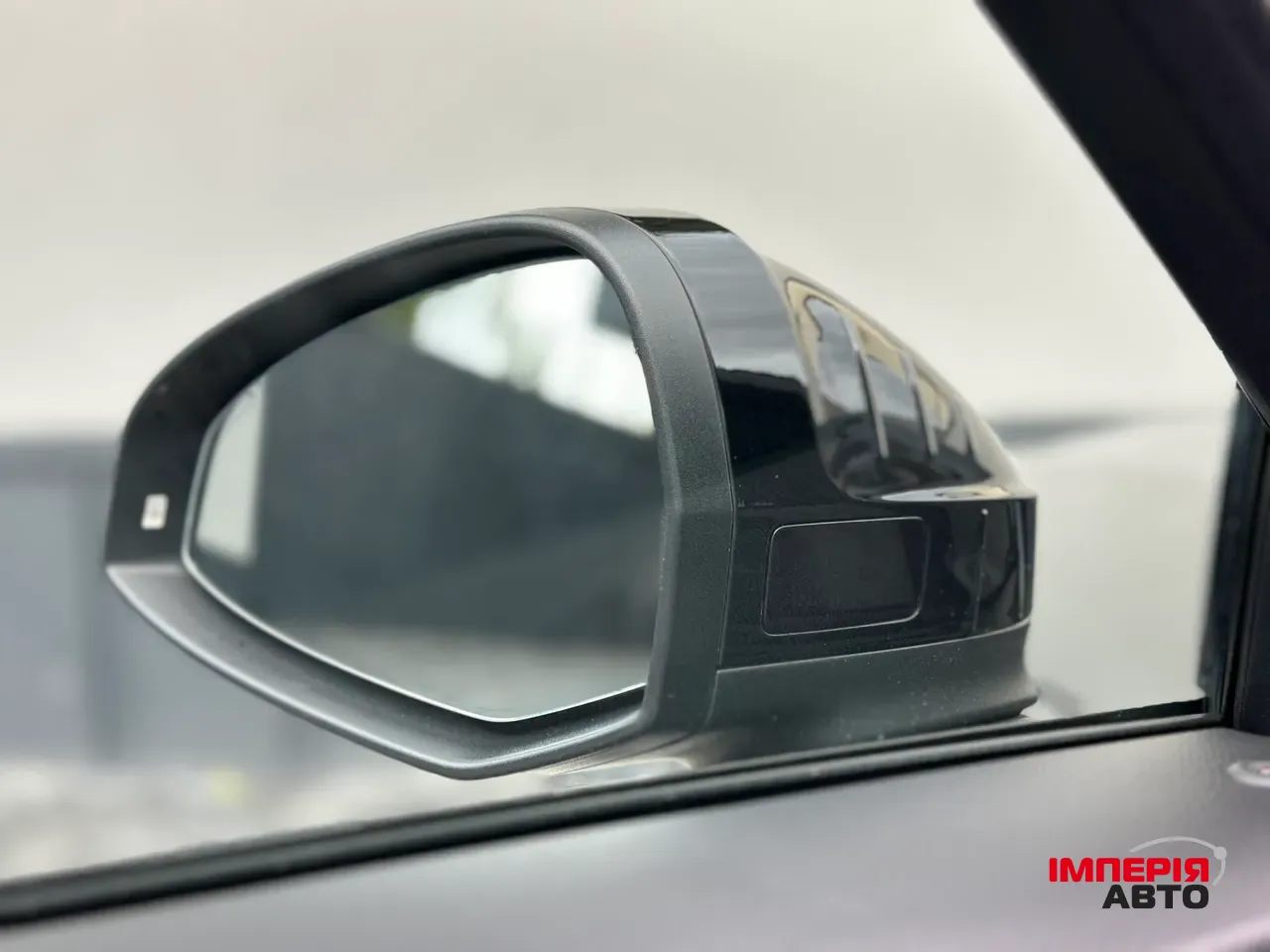 Audi A4 - фото 22