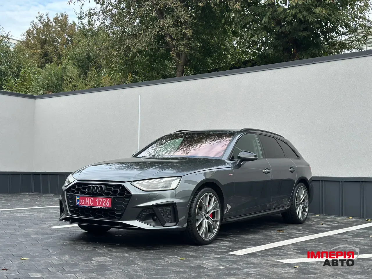 Audi A4 - фото 7