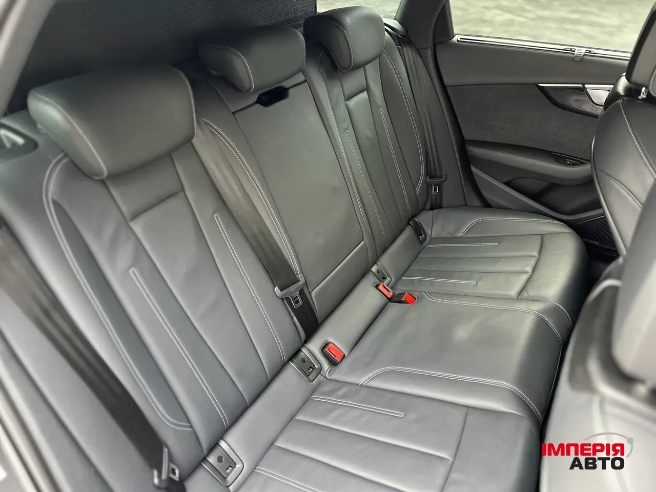 Audi A4 - фото 31