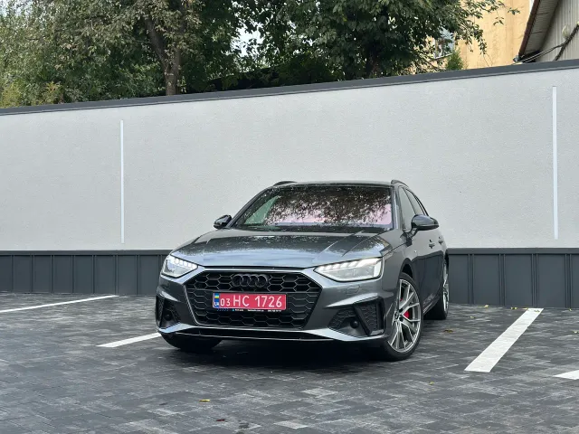 Audi A4 - фото 2