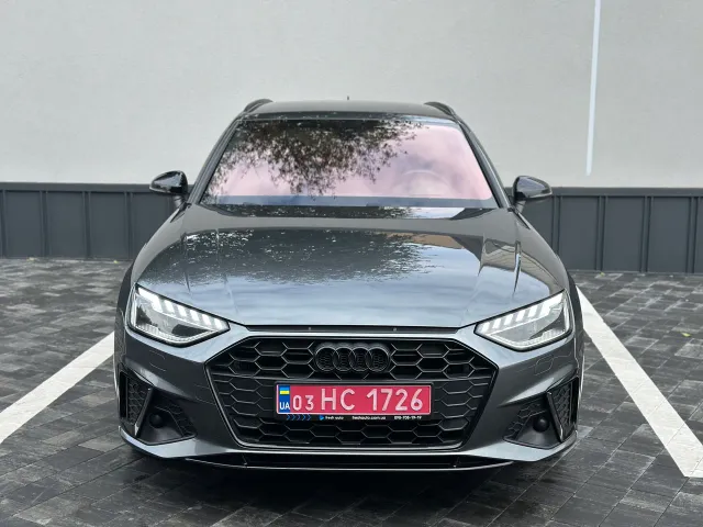 Audi A4 - фото 4