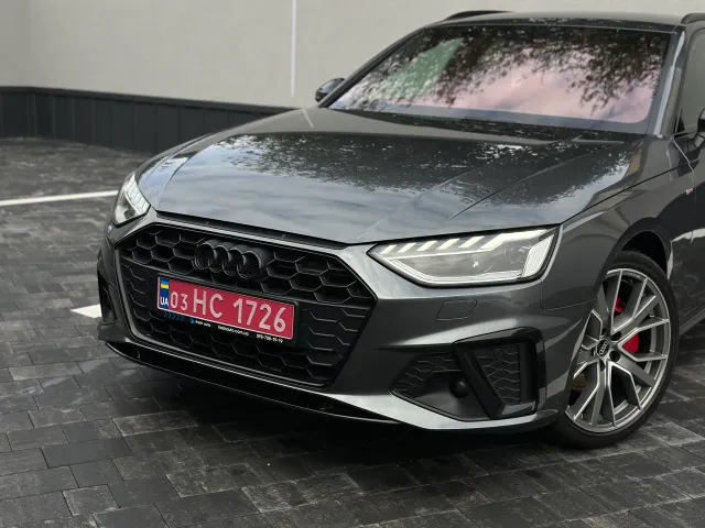 Audi A4 - фото 3