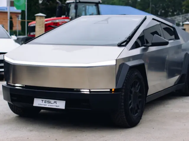 Tesla Cybertruck - фото 1