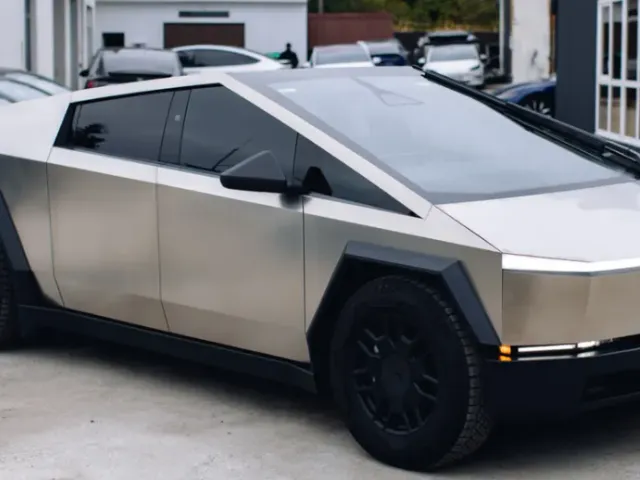 Tesla Cybertruck - фото 2