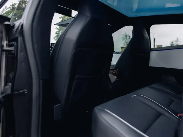 Tesla Cybertruck - фото 4