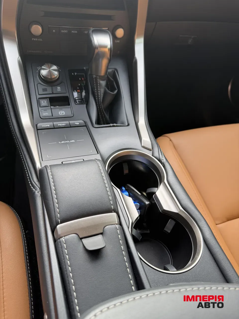 Lexus NX - фото 15