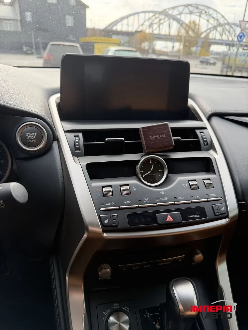 Lexus NX - фото 14