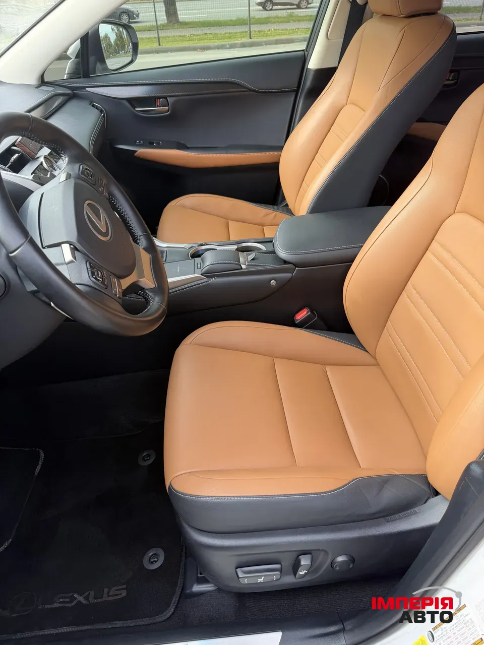 Lexus NX - фото 7