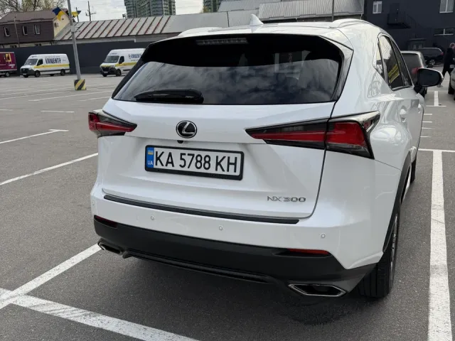 Lexus NX - фото 5