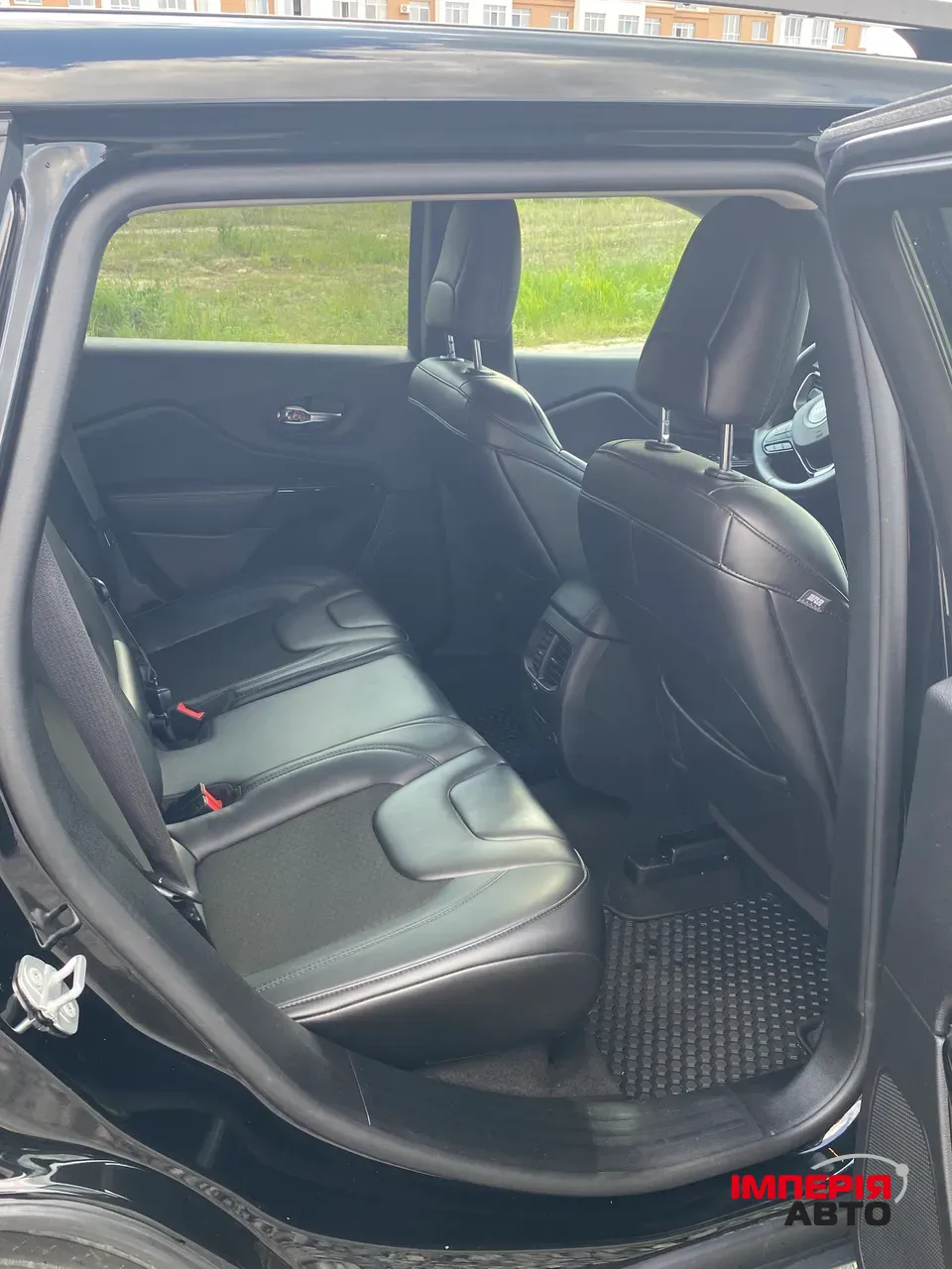 Jeep Cherokee - фото 13