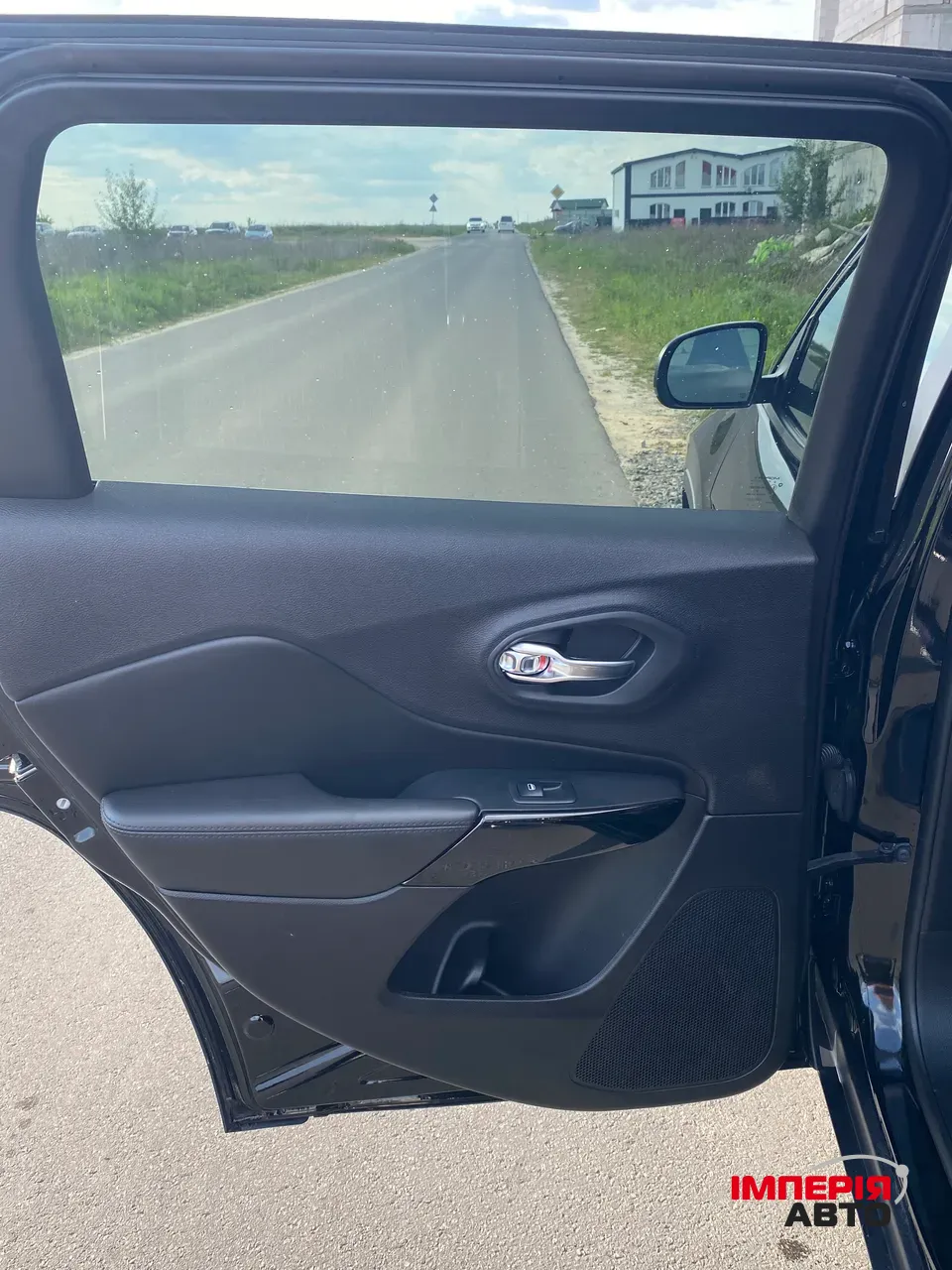 Jeep Cherokee - фото 17