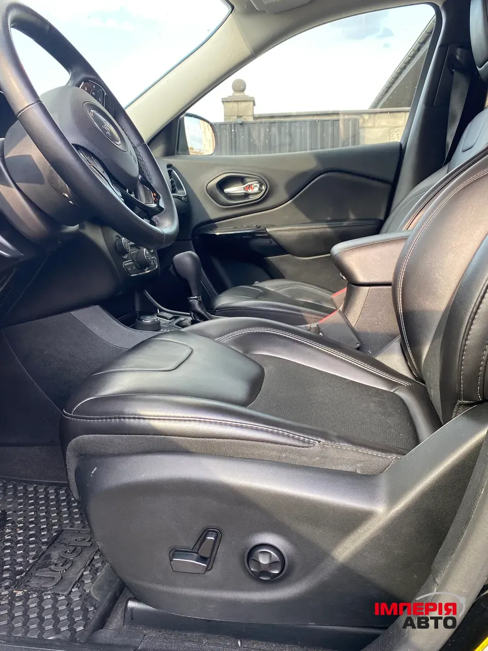 Jeep Cherokee - фото 11