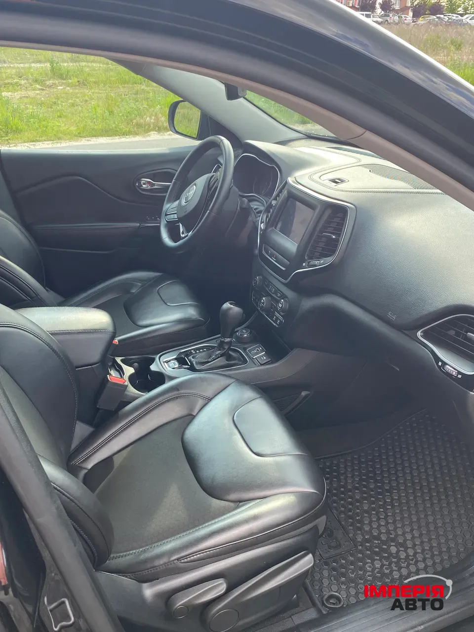 Jeep Cherokee - фото 12