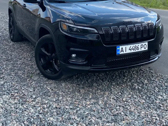 Jeep Cherokee - фото 3