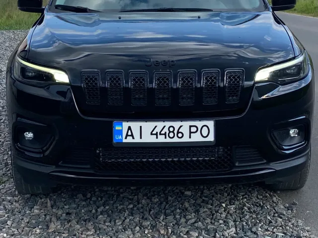 Jeep Cherokee - фото 1