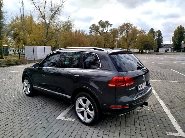 Volkswagen Touareg - фото 4