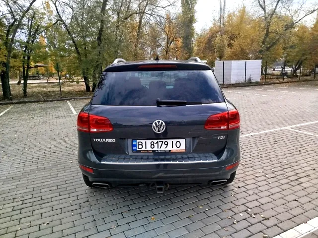 Volkswagen Touareg - фото 1