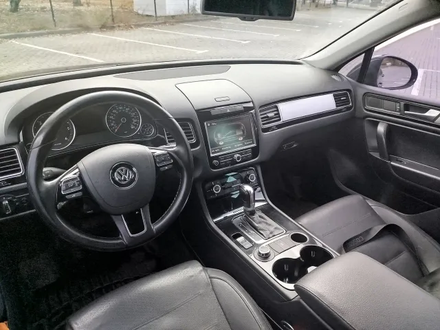 Volkswagen Touareg - фото 5