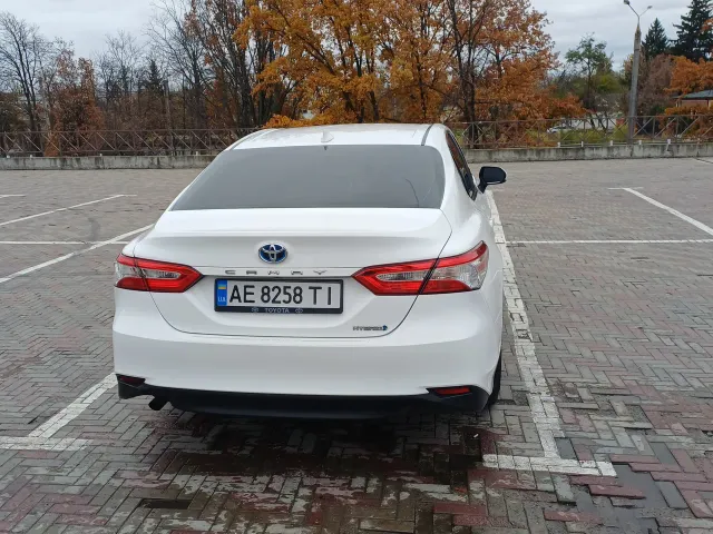 Toyota Camry - фото 4