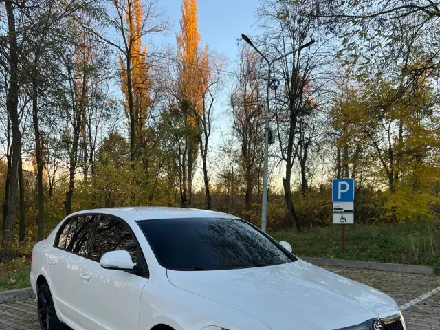 Skoda Superb - фото 1