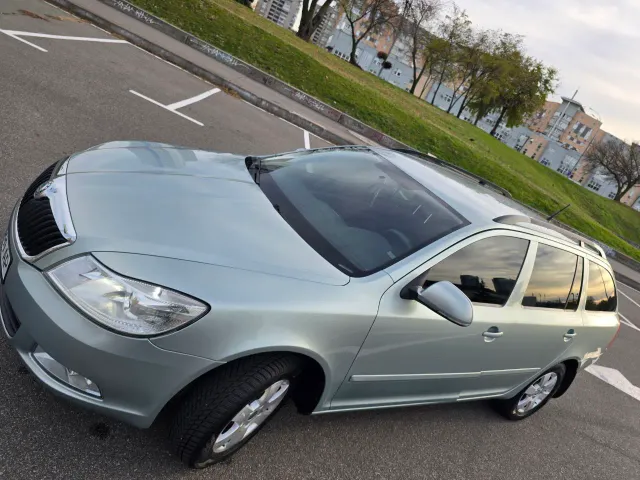 Skoda Octavia - фото 1