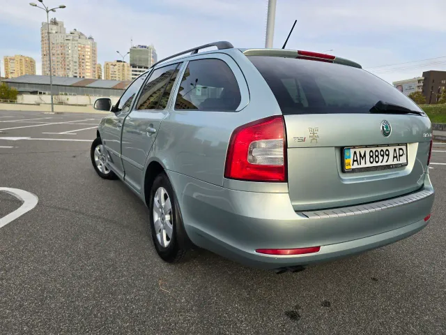 Skoda Octavia - фото 4