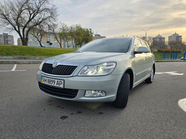 Skoda Octavia - фото 3