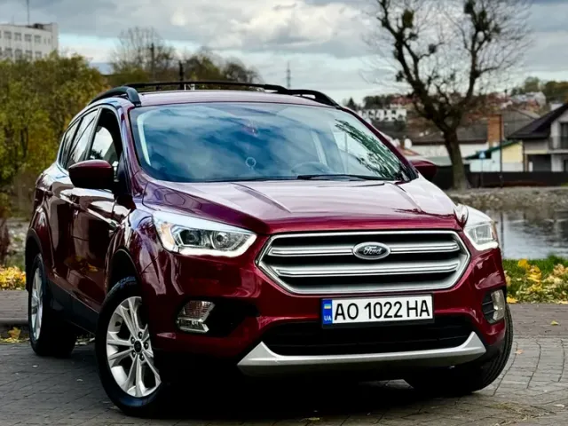 Ford Escape - фото 1