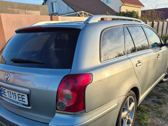 Toyota Avensis - фото 5