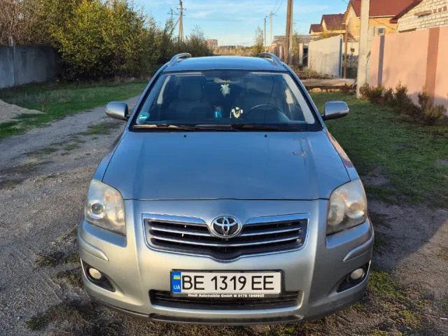 Toyota Avensis - фото 3