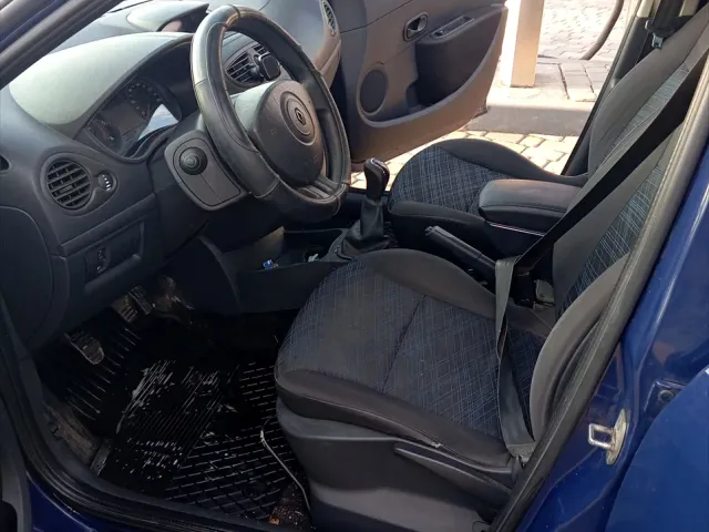 Renault Clio - фото 5