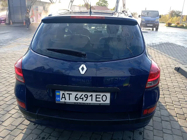 Renault Clio - фото 4