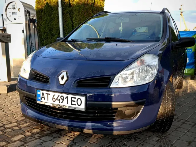 Renault Clio - фото 1