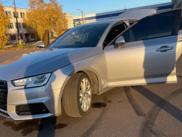 Audi A4 - фото 4