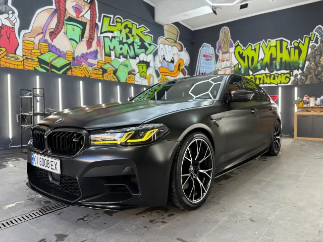 BMW M5 - фото 1