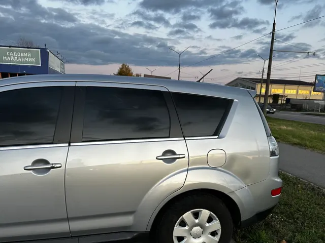 Mitsubishi Outlander - фото 5