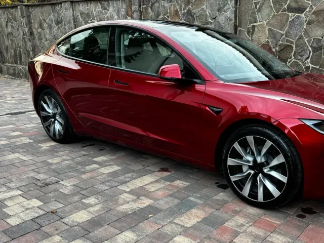 Tesla Model 3 - фото 5