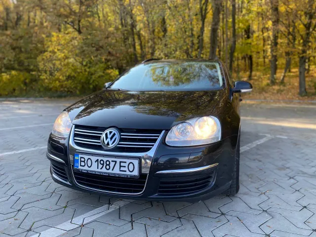 Volkswagen Golf - фото 1