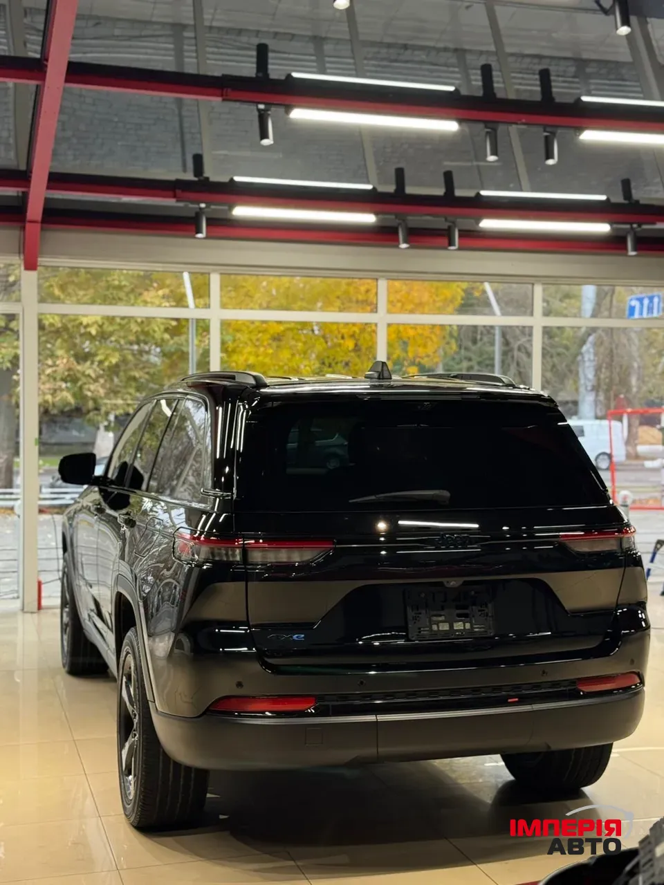 Jeep Grand Cherokee - фото 11