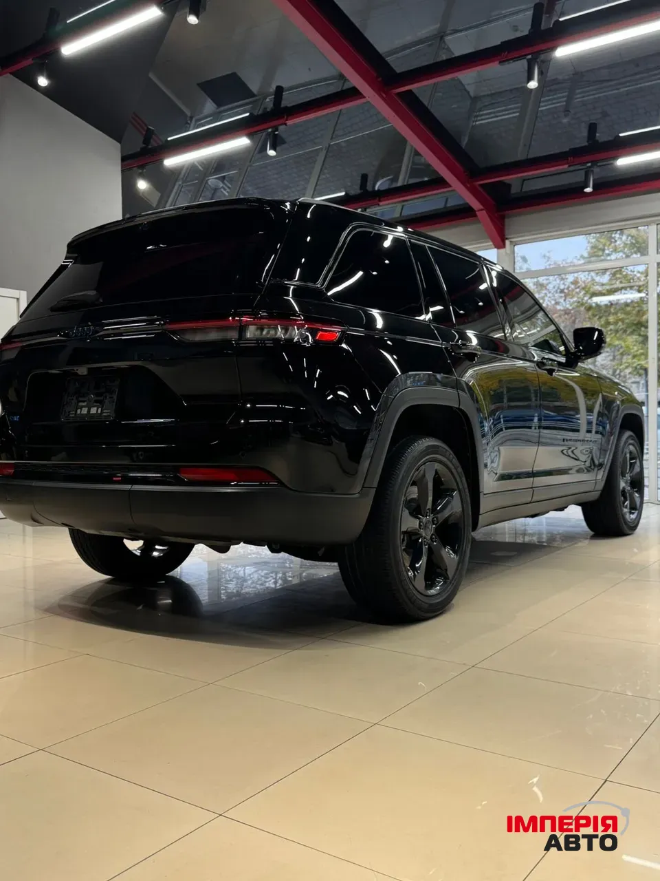 Jeep Grand Cherokee - фото 8