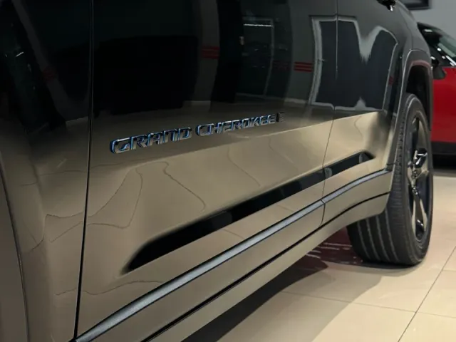 Jeep Grand Cherokee - фото 4