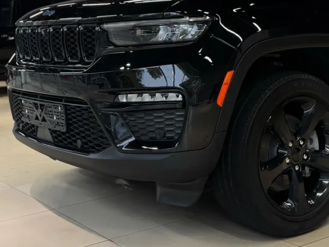 Jeep Grand Cherokee - фото 3