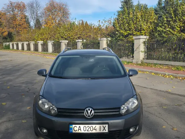 Volkswagen Golf - фото 1
