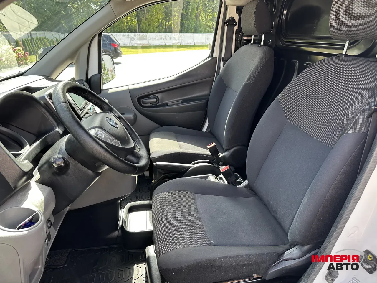 Nissan NV200 - фото 18