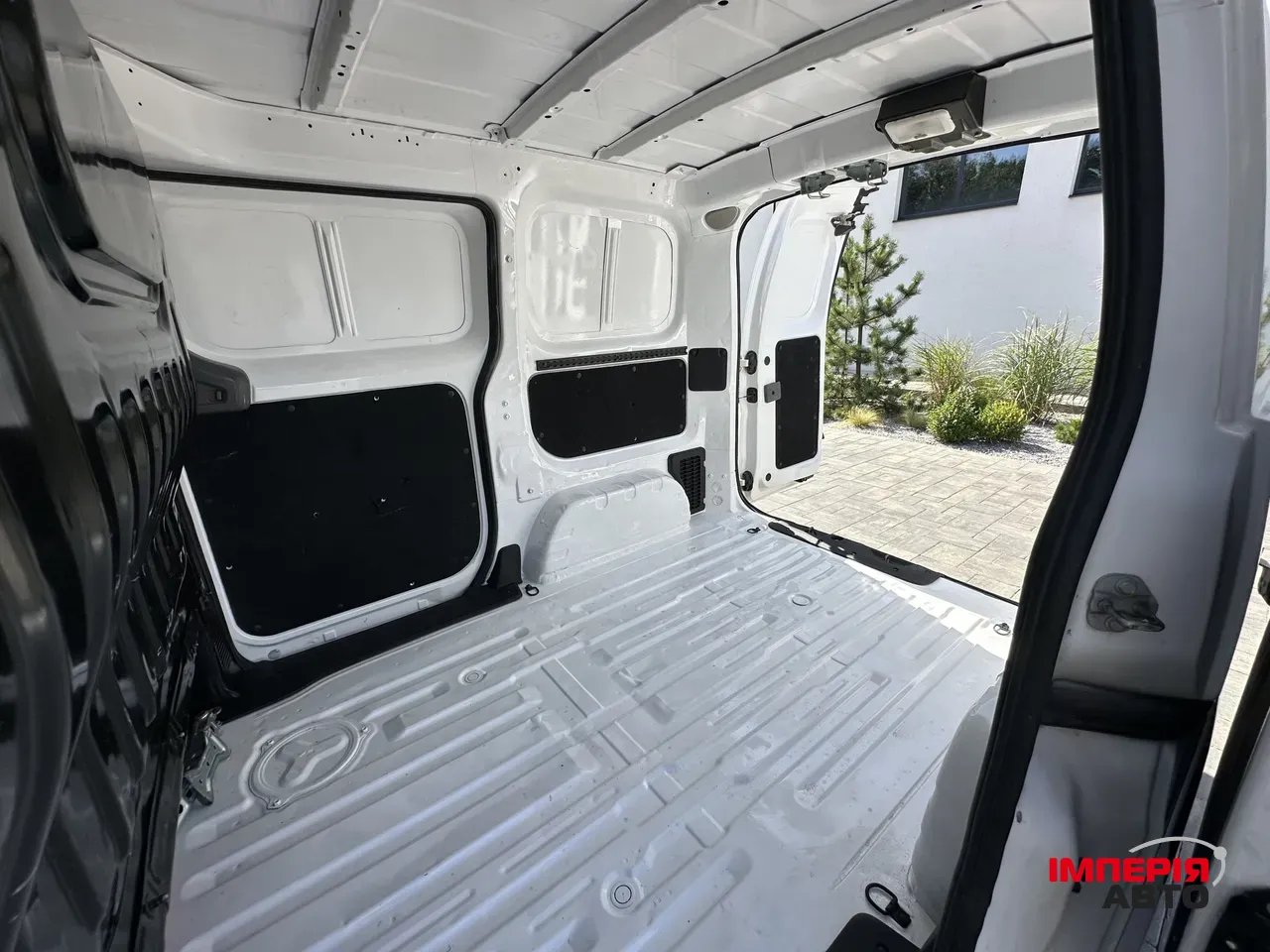Nissan NV200 - фото 22